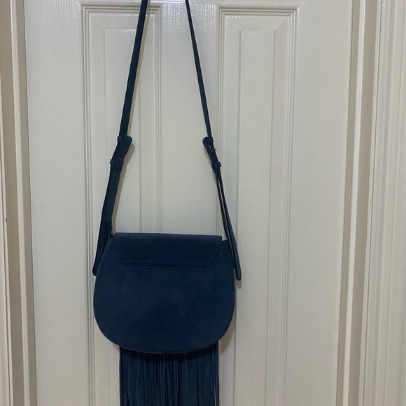 NEW 🩵 LEATHER FRINGE CROSSBODY PURSE; INZI;Beautiful Blue🩵 - Picture 2 of 7